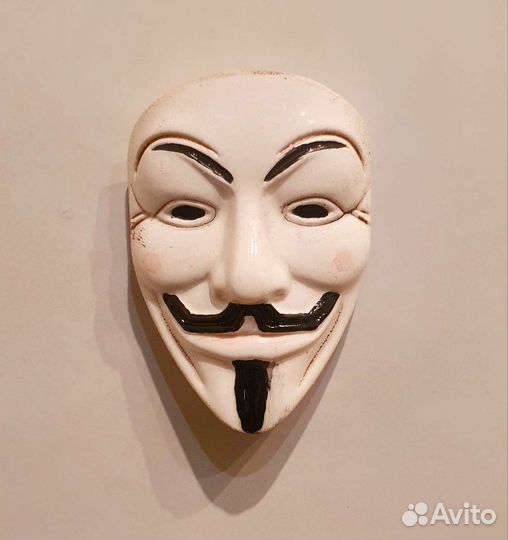 Магнитик, маска Гая Фокса, Вендетты