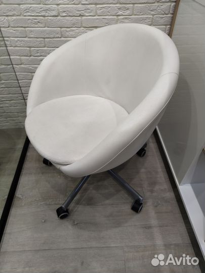 Рабочее кресло IKEA скрувста