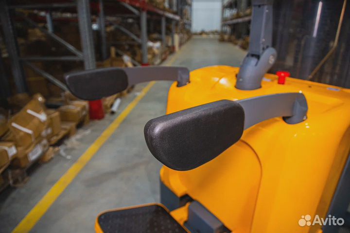 Штабелер самоходный 2,0 т 5,6 м