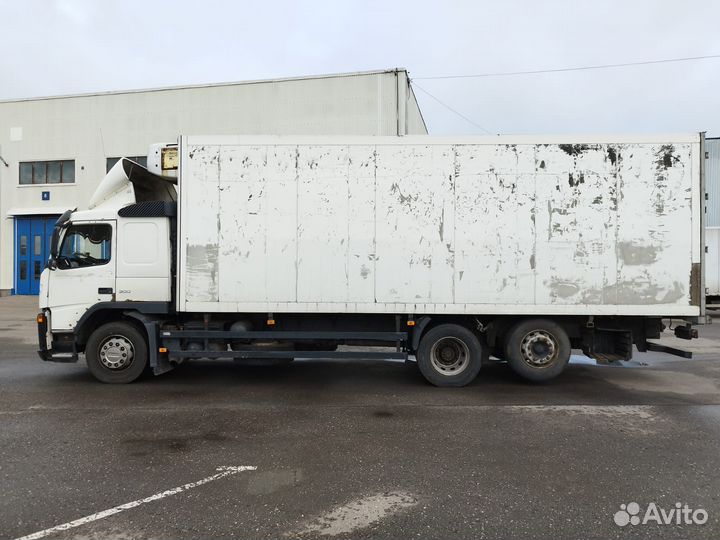 Рефрижератор Volvo FM Truck 6x2, 2008