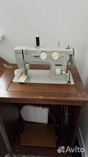 Швейная машина Подольск 142