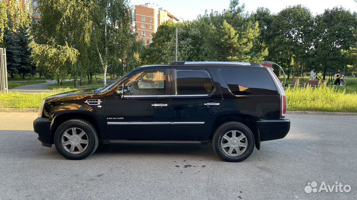 Cadillac Escalade 6.2 AT, 2010, 151 000 км