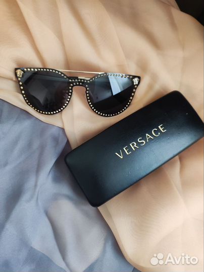 Солнцезащитные очки женские versace