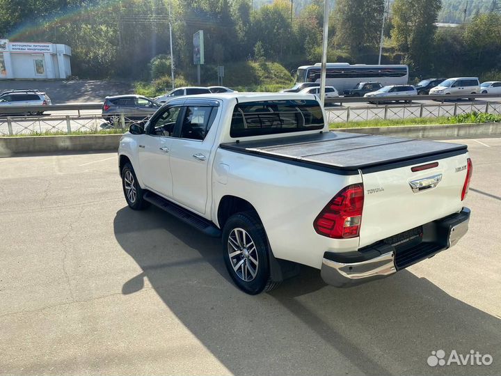 Toyota Hilux 2.8 AT, 2015, 329 000 км