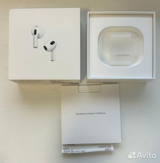 Коробка из-под оригинальных Air Pods 2