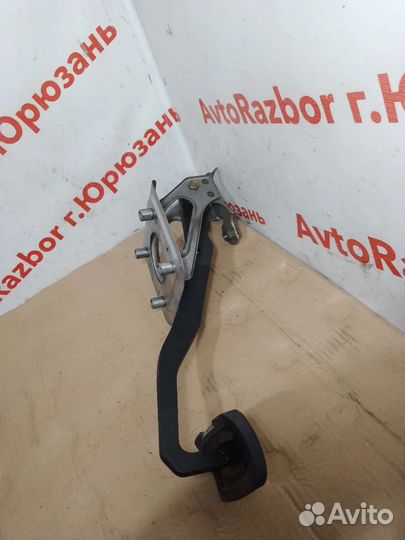 Педаль тормоза Toyota Camry SV41