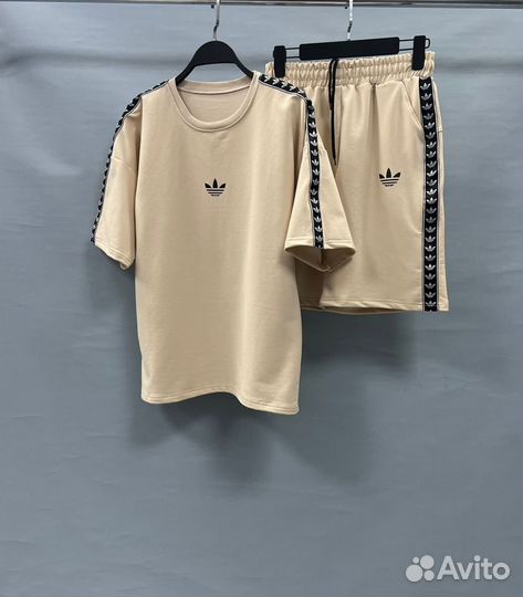 Спортивный костюм Adidas двойка футболка + шорты