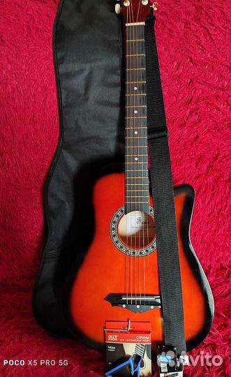 Акустическая гитара