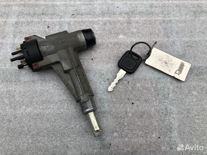 Замок зажигания на Audi 100 A6 C4 МКПП