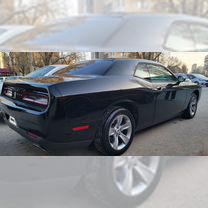 Dodge Challenger 3.6 AT, 2016, 140 000 км, с пробегом, цена 2 800 000 руб.