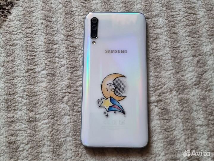 Samsung Galaxy A50, 4/64 ГБ