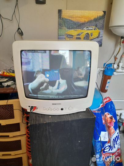 Телевизор бу маленький Samsung