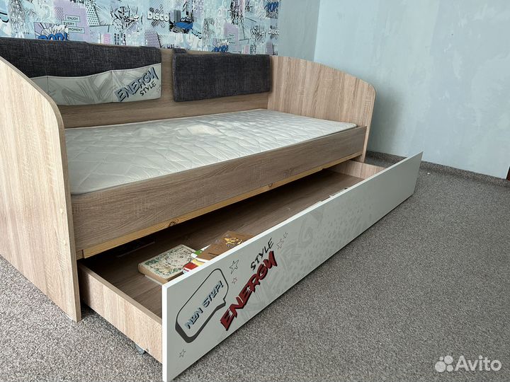 Кровать