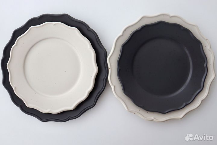 Тарелка H&M home в крапинку