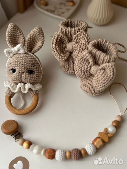 Бэбибокс : погремушка, держатель, грызунок