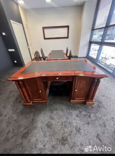 Набор антиквариатной мебели