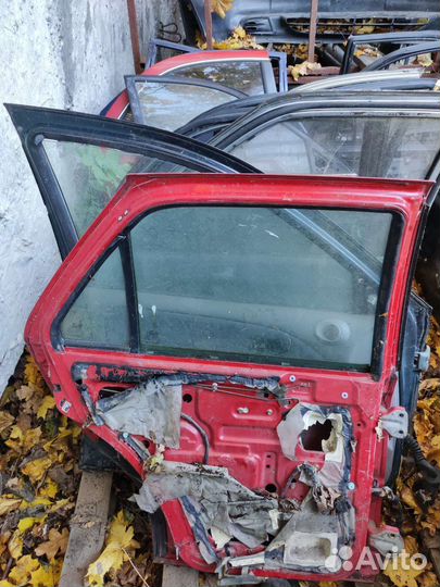 Задняя левая дверь Hyundai elantra 1990-1995