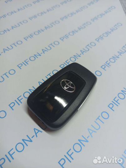 Ключ Toyota Camry V70 аналог