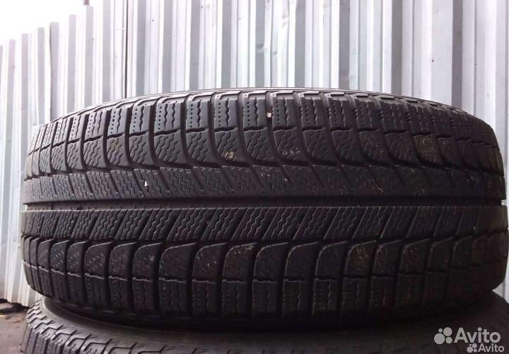 Michelin X-Ice XI3 215/60 R17 96T