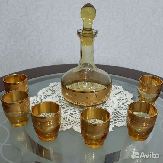 Графин с рюмками