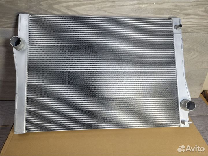 Радиатор охлаждающей жидкости BMW 17118654431