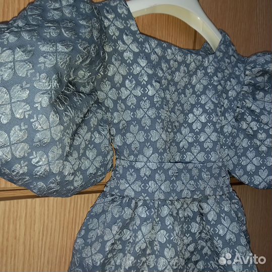 Платье для девочки 104 новое