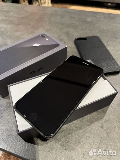 iPhone 8 Plus, 64 ГБ