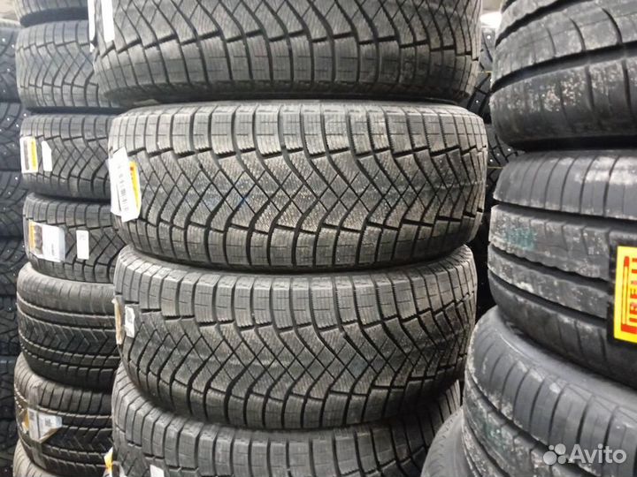 Pirelli Ice Zero FR 225/50 R17 98