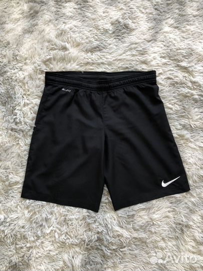Шорты Nike оригинал M