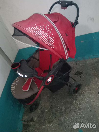 Прогулочная коляска