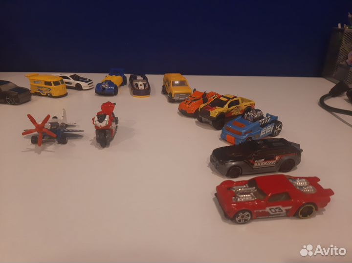 Машинки hotwheels
