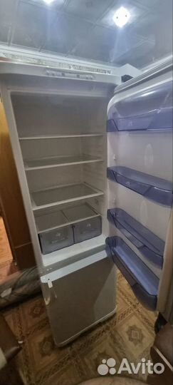 Холодильник Бирюса Двухкамерный с 2 двигателями
