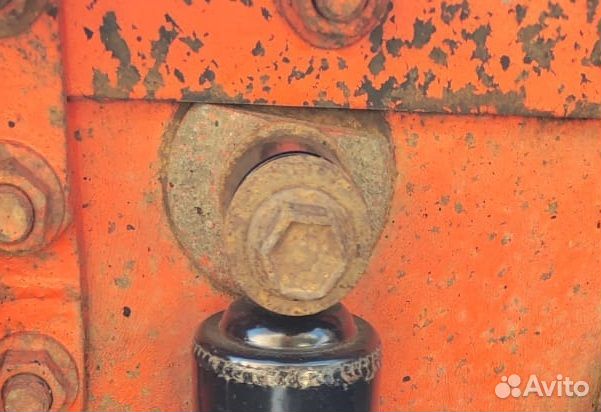 Кронштейн амортизатора задний верхний internationa