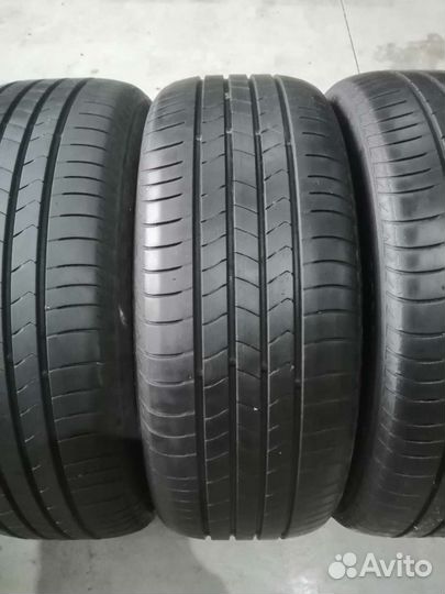 Kumho Ecsta HS51 215/55 R17 94V