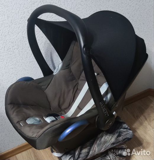 Продам детское автокресло maxi cosi от 0 лет