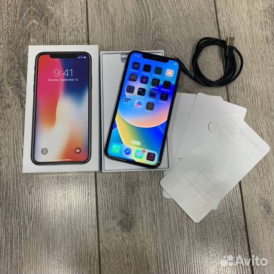 iPhone X, 64 ГБ