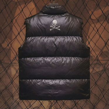 Жилет Mastermind World черный