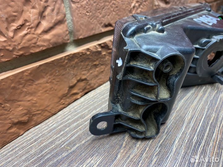 Фара противотуманная левая Volkswagen Tiguan 2017+