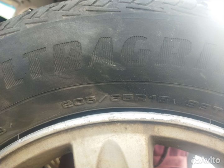 Goodyear UltraGrip Ice 2 205/65 R15