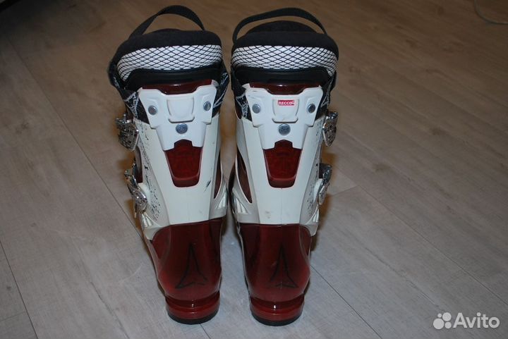 Горнолыжные ботинки atomic hawx