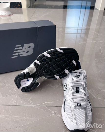 Текстильные кроссовки для теплого сезона