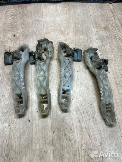 Кронштейн ручки двери Chevrolet Aveo T250 F14D3