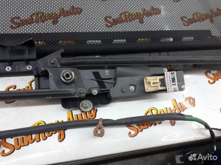 Шторка задняя Lexus LS460L