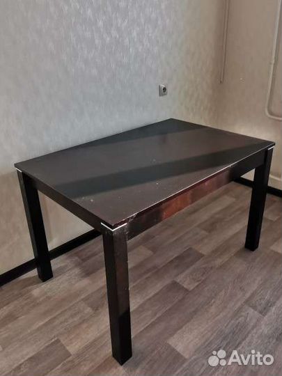 Стол обеденный