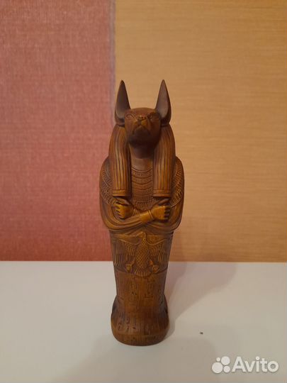 Саркофак бога Анубиса с мумией внутри