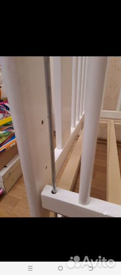 Детская кроватка с маятником