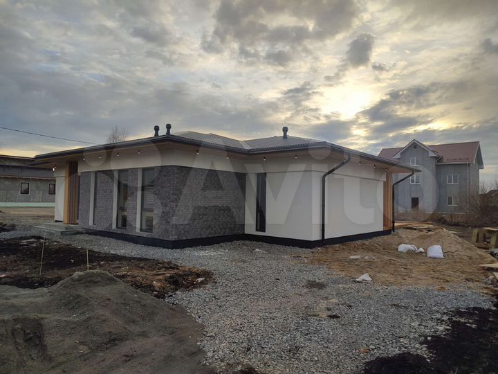 Коттедж 170 м² на участке 8 сот.