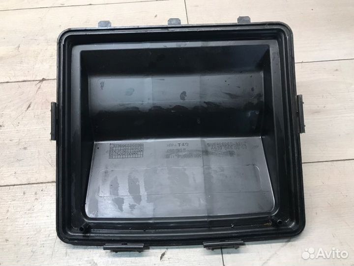 Крышка блока предохранителей Mercedes Vito W639