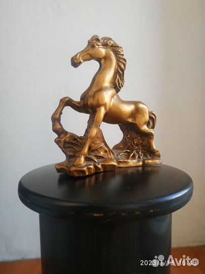 Литьё, фигурка конь, покрытый алюминий