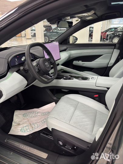 Zeekr 001 788 л.с. AT, 2024, 9 км